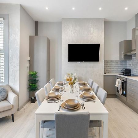 Wembley Luxury 3 Bedroom London Bagian luar foto