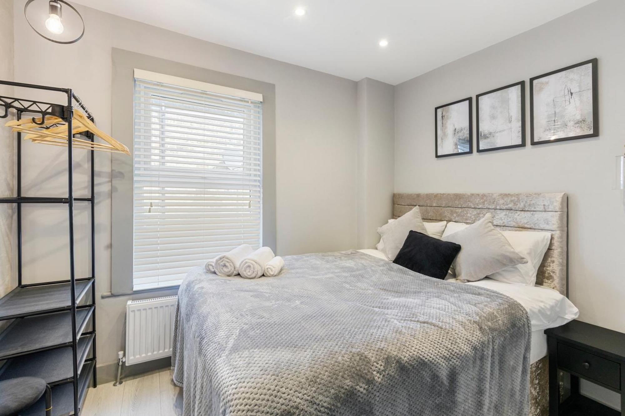 Wembley Luxury 3 Bedroom London Bagian luar foto