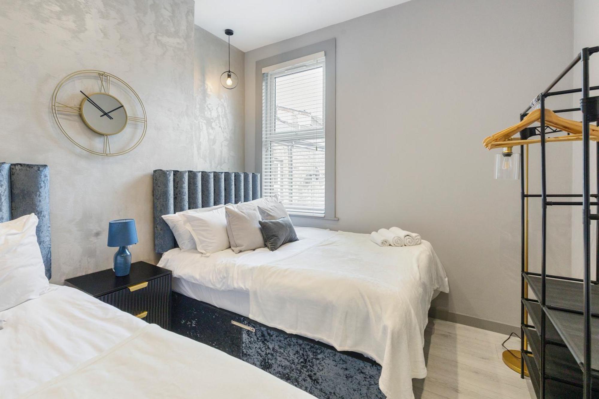 Wembley Luxury 3 Bedroom London Bagian luar foto