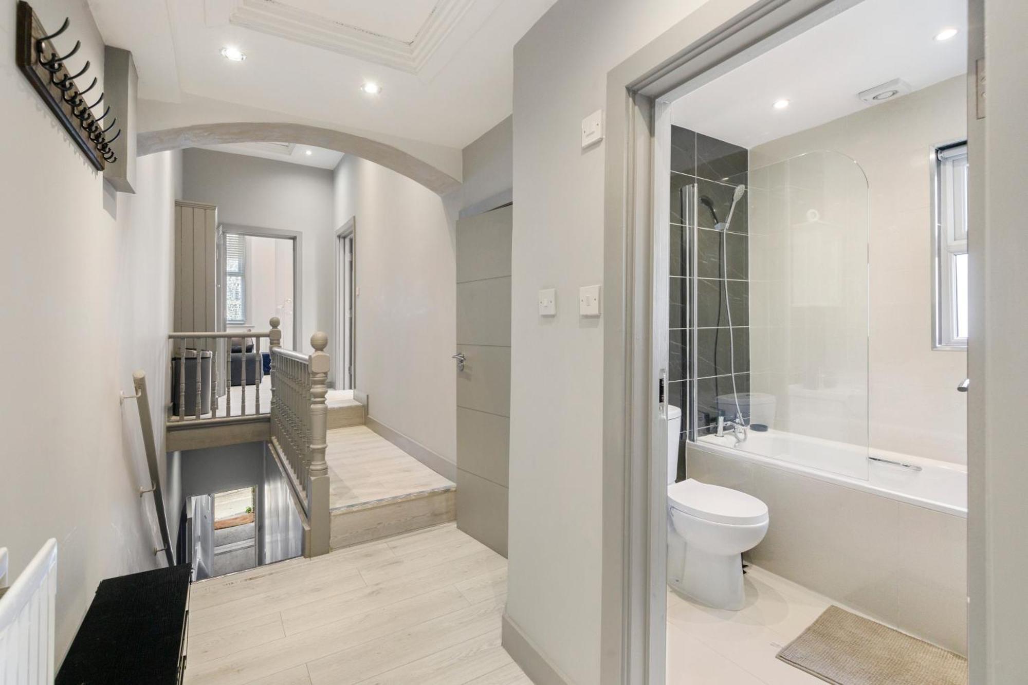 Wembley Luxury 3 Bedroom London Bagian luar foto