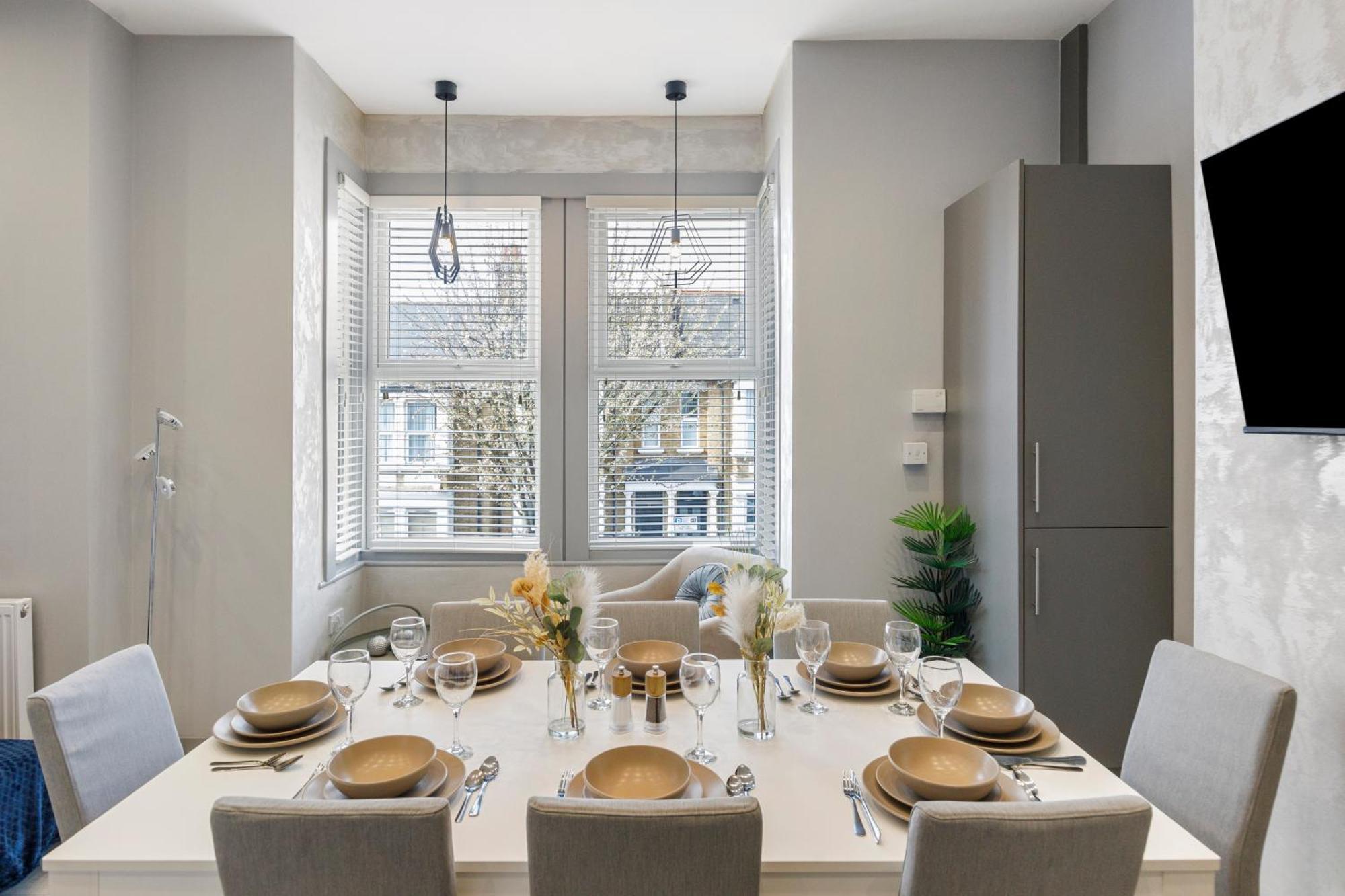 Wembley Luxury 3 Bedroom London Bagian luar foto