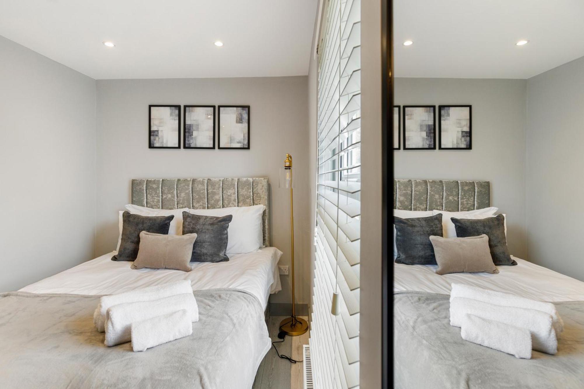 Wembley Luxury 3 Bedroom London Bagian luar foto